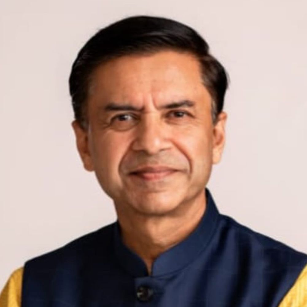 देवरिया सांसद शशांक मणि बने संसदीय समिति के अध्यक्ष:लेबर, टेक्सटाइल और स्किल डेवलपमेंट कमेटी की मिली जिम्मेदारी, कार्यकर्ताओं में खुशी