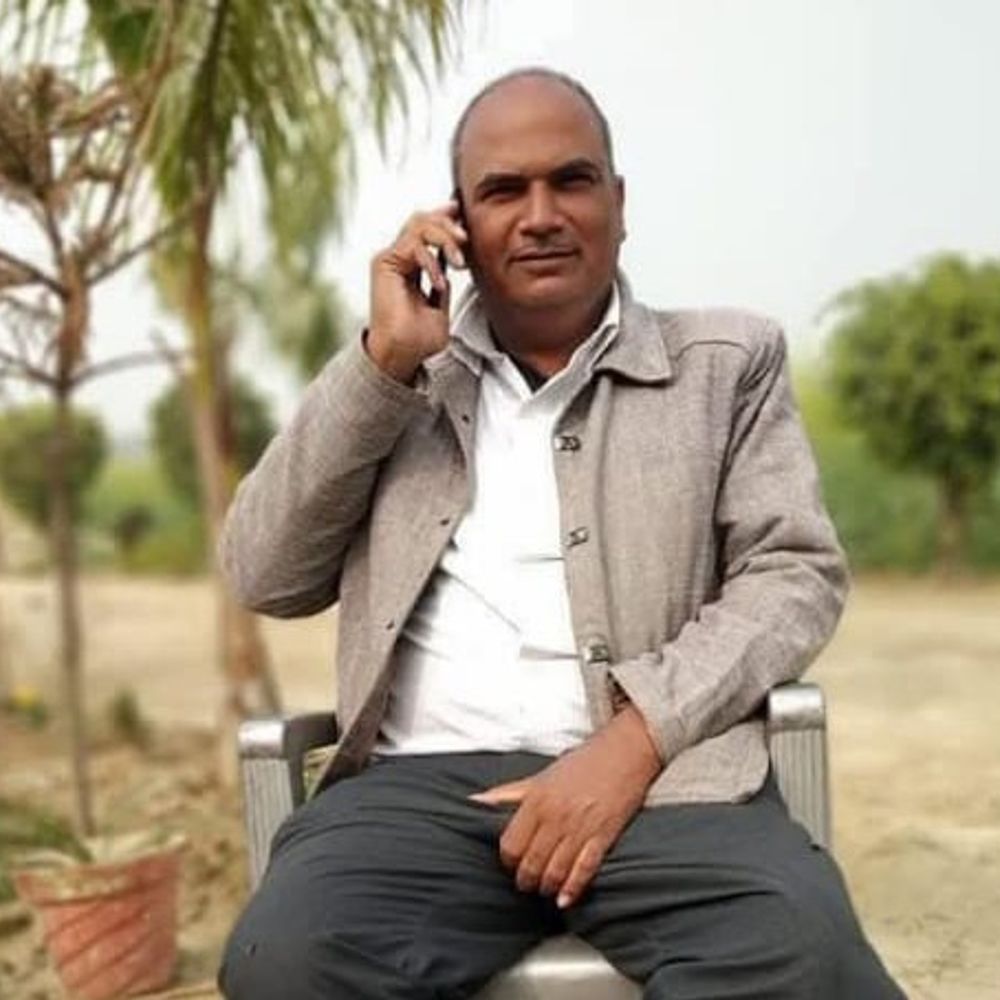 मऊ में भीषण सड़क हादसा:ब्रेजा और ट्रेलर की आमने-सामने टक्कर, स्कूल व्यवस्थापक की मौत