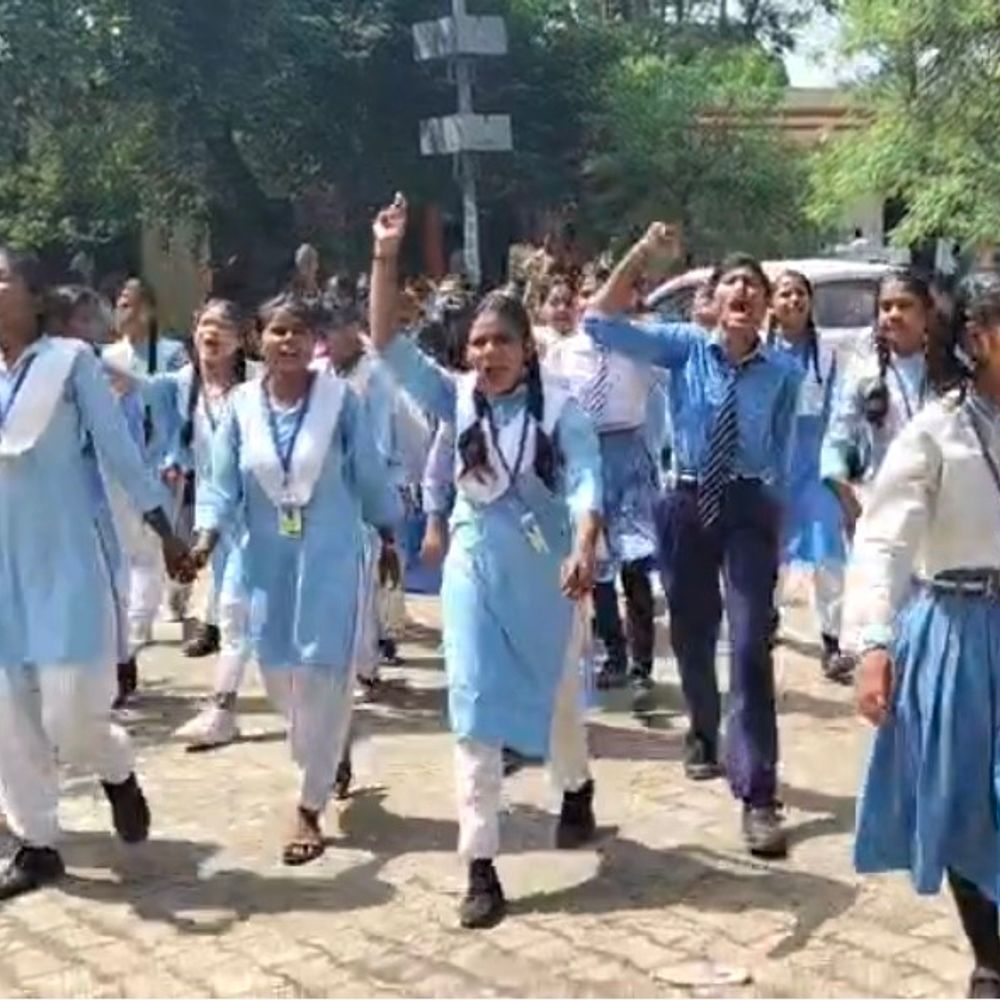 शिवाजी इंटर कॉलेज विवाद में डिप्टी सीएम का दखल:छात्रों के धरने और कार्रवाई के बाद डिप्टी सीएम ने मांगी रिपोर्ट, समिति गठित