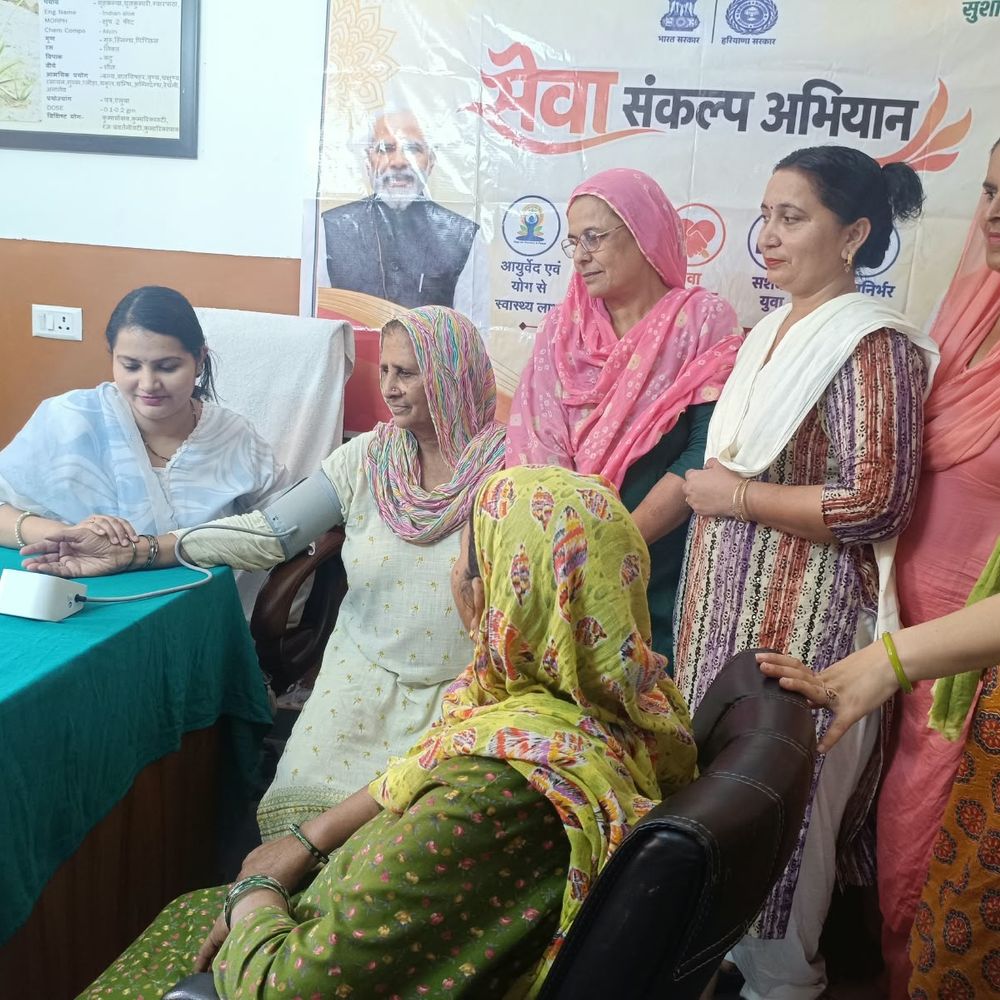 सोनीपत में महिलाओं के लिए स्वास्थ्य जांच शिविर लगे:आयुष विभाग के डॉक्टरों ने कहा- स्वस्थ महिला से परिवार खुशहाल
