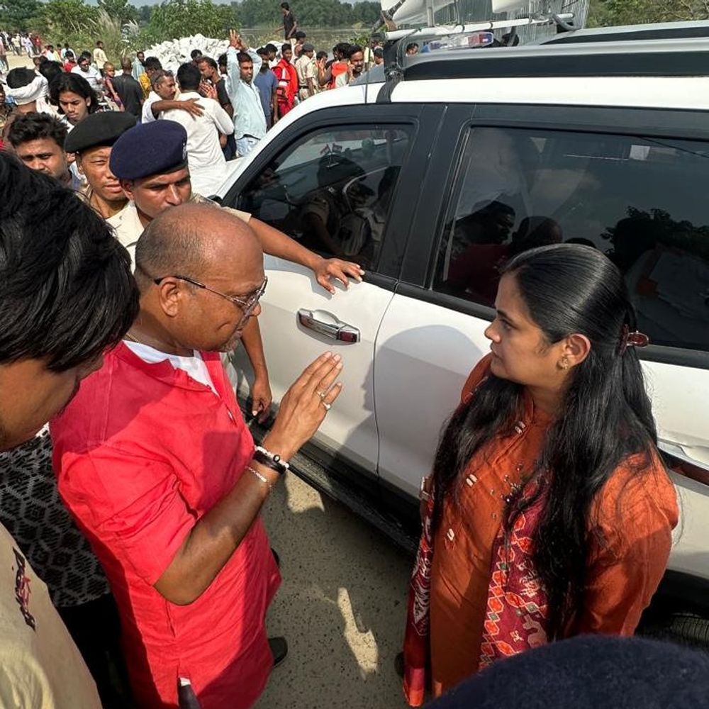 गोपालगंज में बांध टूटने से दियारावासी परेशान:पूर्व विधायक ने प्रशासन पर लापरवाही का आरोप लगाया, प्रभारी मंत्री से दौरे की अपील