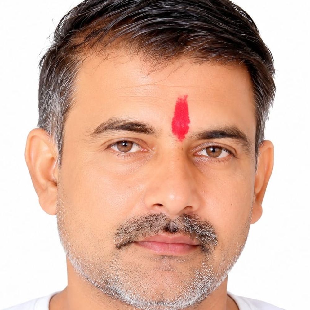 धान से भरी ट्रैक्टर-ट्रॉली को कैंटर ने मारी टक्कर, मौत:हाथरस में किसान की गई जान, ग्रामीणों ने हाईवे जाम किया