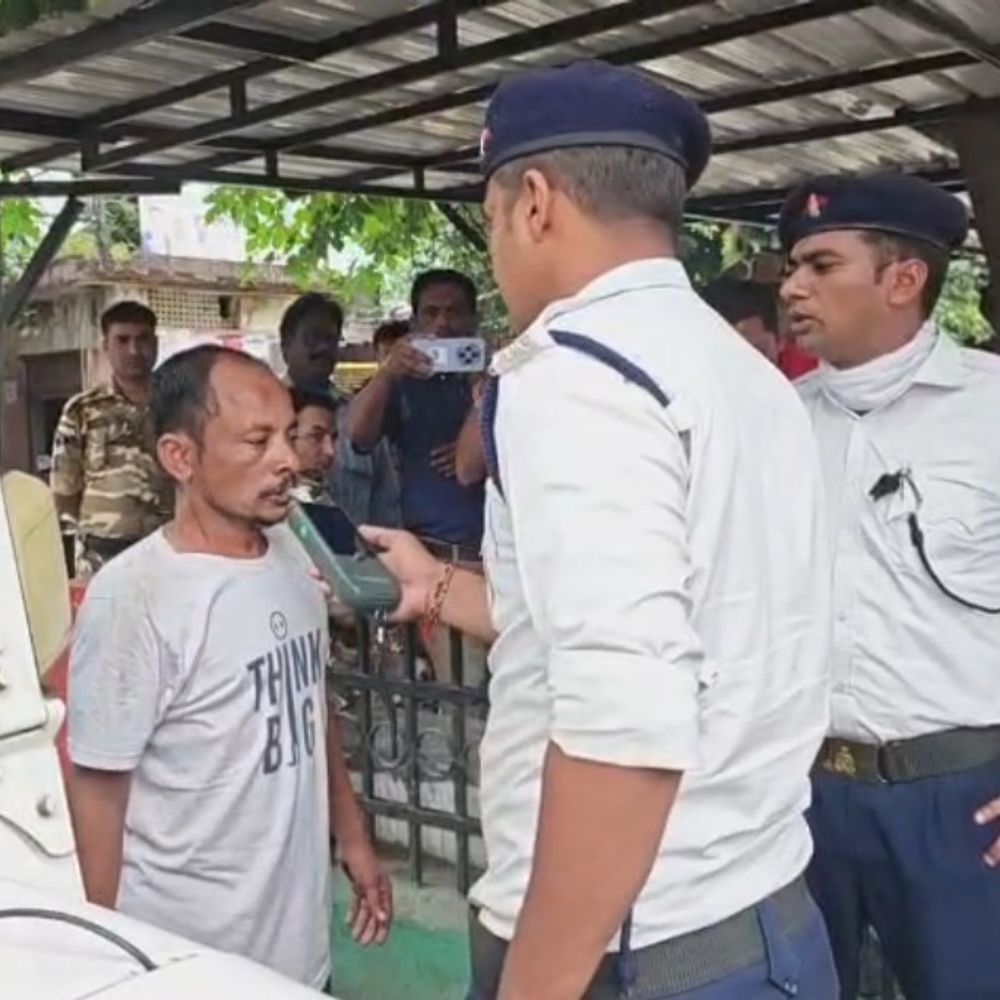 मेरठ में ट्रैफिक नियम तोड़ने वालों पर पुलिस की सख्ती:27 हजार चालान; एसपी ट्रैफिक बोले- नियम तोड़ने वालों को नहीं बख्शेंगे