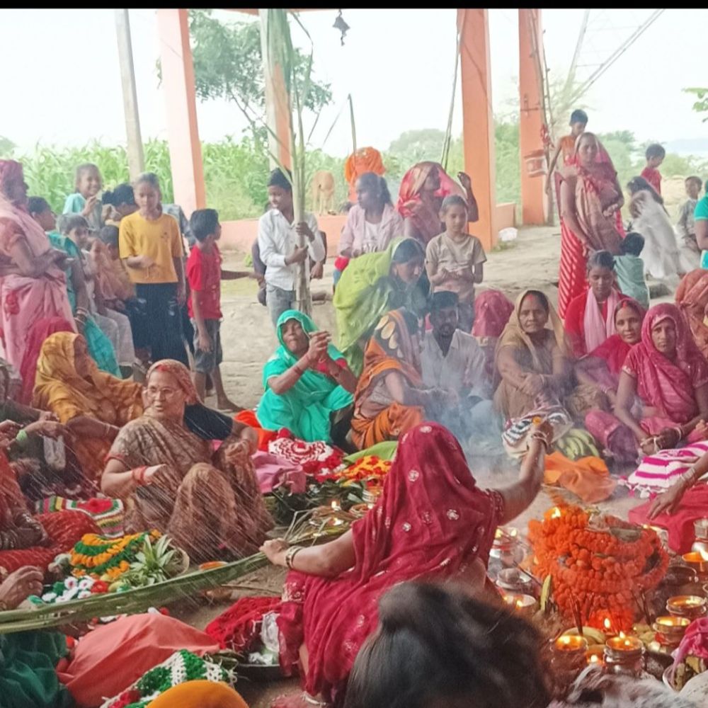 रुद्रपुर में माताओं ने रखा जितिया व्रत:मंदिरों में उमड़े श्रद्धालु, धूप से राहत के लिए टेंट लगवाए