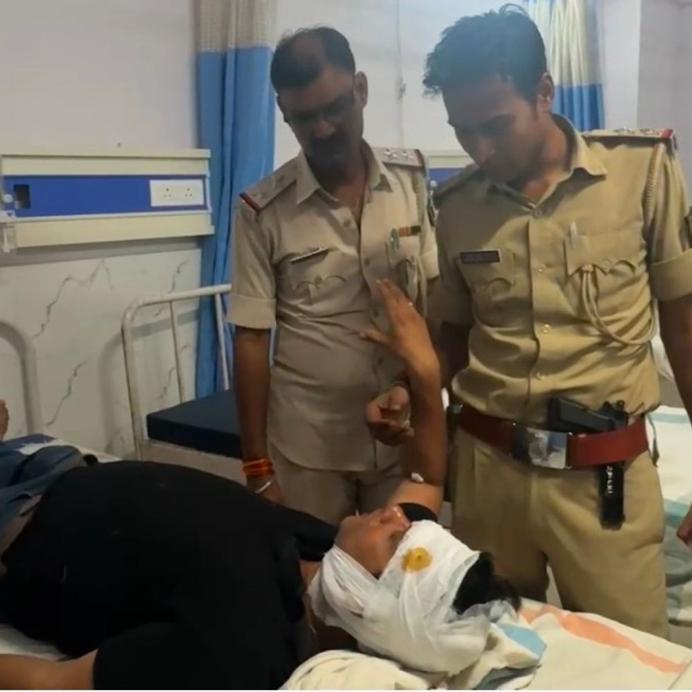 ट्रक ने पुलिस गश्ती वाहन को मारी टक्कर:लखीसराय में SI समेत पांच पुलिसकर्मी घायल, चालक की हालत गंभीर
