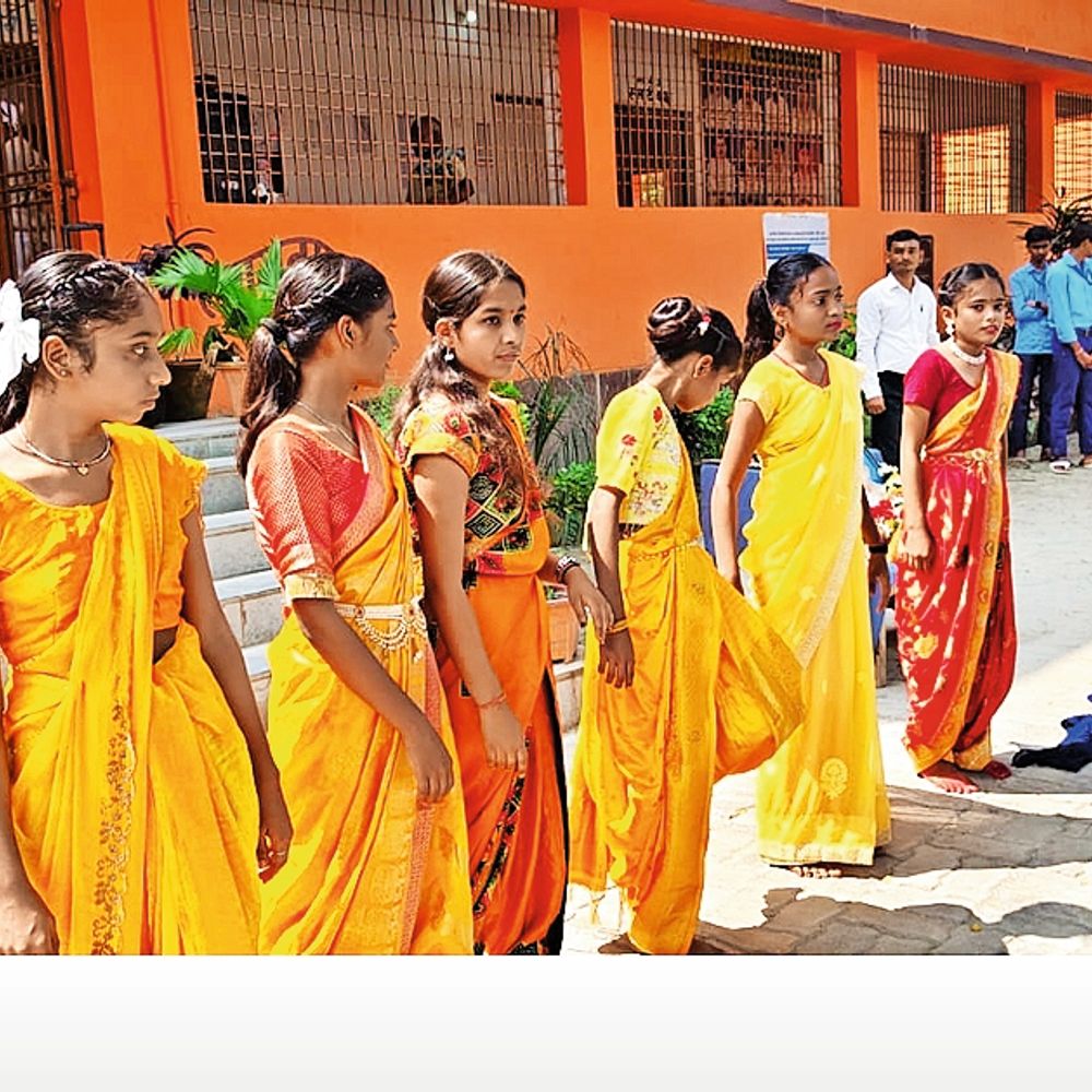 बापू की जयंती पर स्कूली बच्चों ने निकाली झांकी