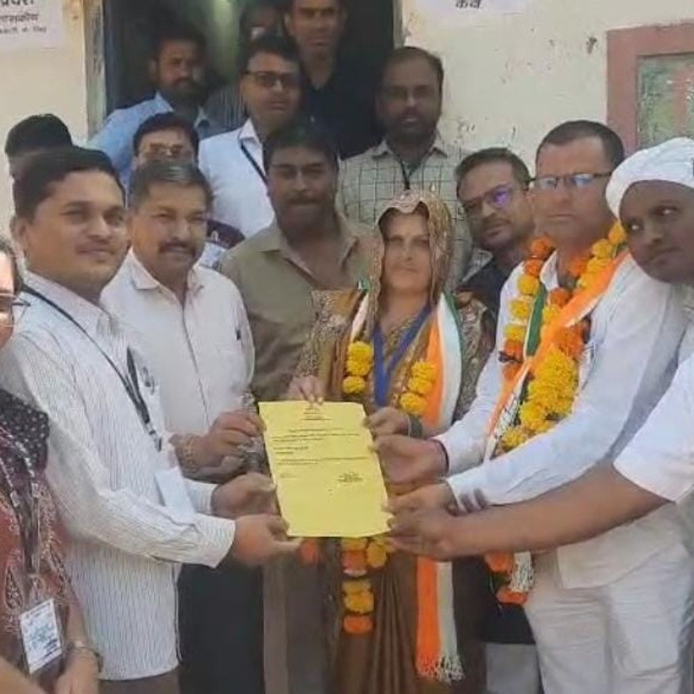 जनपद पंचायत वार्ड 8 उपचुनाव में कांग्रेस प्रत्याशी की जीत:1800 से अधिक वोटों से जीत; कार्यकर्ताओं ने आतीशबाजी कर मनाई खुशी