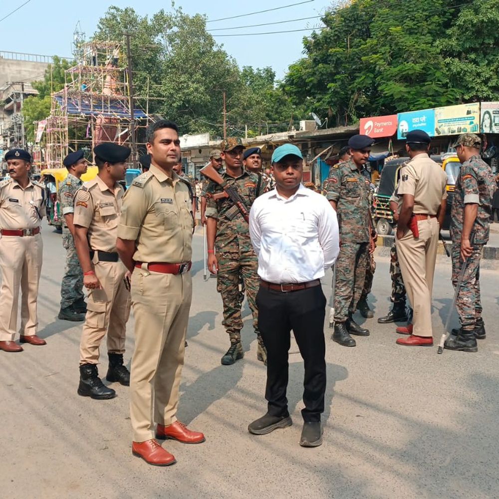जहानाबाद में सड़क किनारे से ठेले-गुमटी हटाए:सड़क की नापी कराकर खाली कराई जमीन, नियम तोड़ने वालों पर जुर्माने की चेतावनी