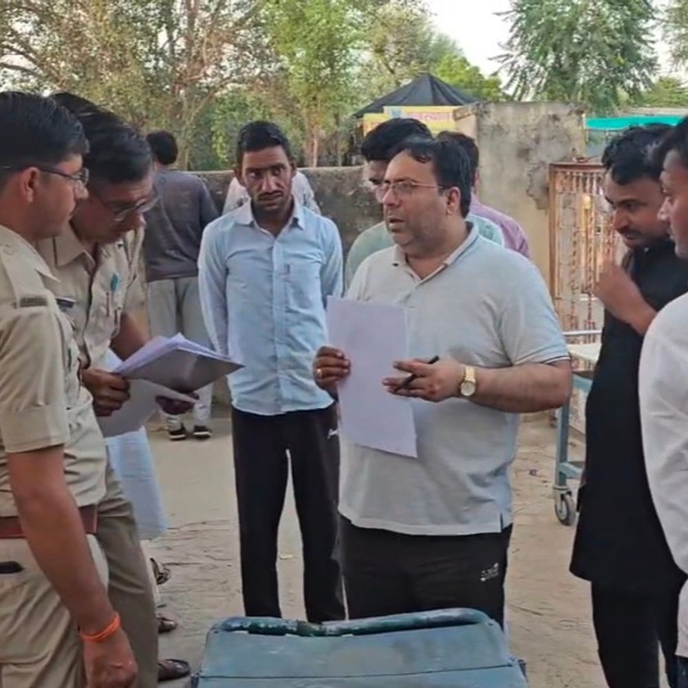 तेज रफ्तार बोलेरो ने 10 साल के बच्चे को कुचला:साहवा रोड पर हादसा, अस्पताल पहुंचाने के बाद ड्राइवर गाड़ी छोड़कर फरार