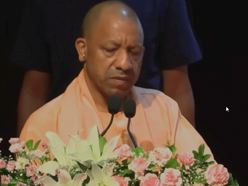 'राजभर को समय पर छात्रवृत्ति मिलती तो नेता नहीं बनते':योगी बोले- सरकार ने स्कॉलरशिप नहीं दी, इसलिए पढ़ नहीं पाए
