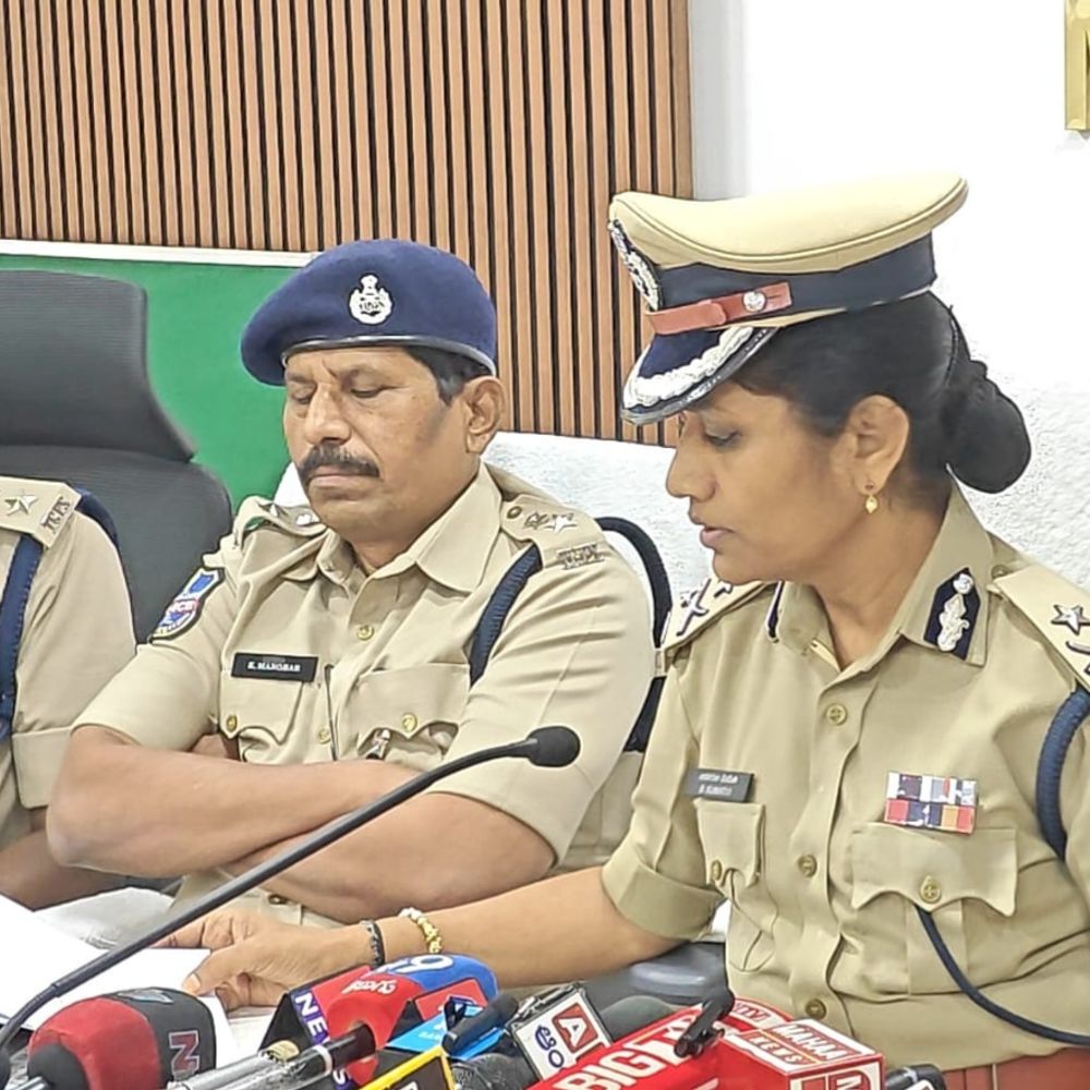 हैदराबाद में सेना के जवानों ने चोरी किए थे हथियार:मुख्य आरोपी अनुशासनहीनता के कारण रिटायर किया गया; बैंक लूटने की प्लानिंग थी