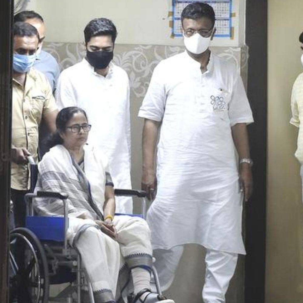 शुभेंदु बोले-ममता ने पांव में फ्रैक्चर का बहाना किया था:दावा- मेडिकल रिपोर्ट में ऐसा कुछ नहीं; 2021 चुनावों में TMC को सबसे बड़ी जीत मिली थी
