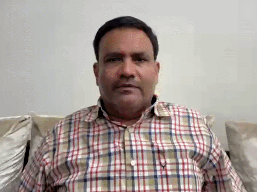 वक्फ बोर्ड बोला-तिलक लगाएं, अनुमति लें फिर गरबा में जाएं:दूसरे समाज की महिलाओं के साथ गरबा न करें; नाम बदलकर गए तो होगी FIR