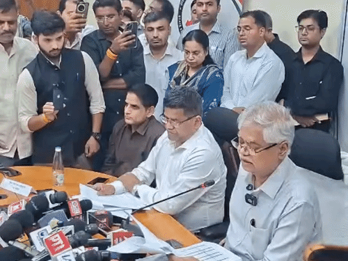 सिरोही में दो चरणों में होंगे पंचायती राज चुनाव:8 पंचायत समितियों का शेड्यूल जारी, 25 और 31 अक्टूबर को होगा मतदान