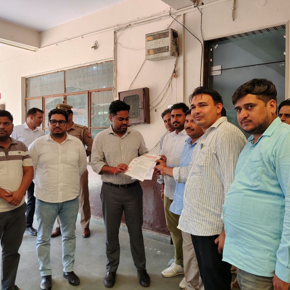 लेखपालों ने 8 सूत्रीय मांगों को लेकर SDM को ज्ञापन:17 अक्टूबर से करेंगे कार्य बहिष्कार, वेतन विसंगति और ट्रांसफर की भी मांग