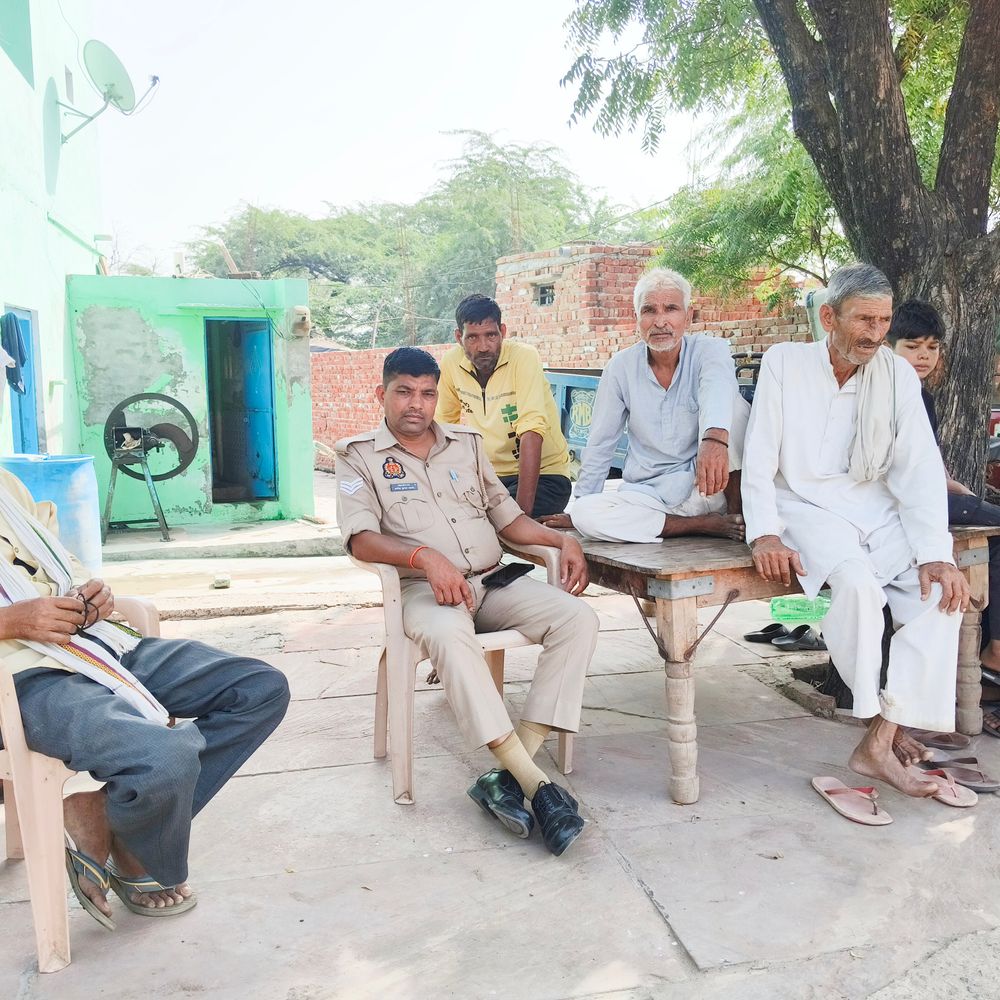 खेत पर जा रहे किसान को ट्रक ने रौंदा:मथुरा में अस्पताल में मौत, 6 बच्चों के सिर से उठा पिता का सहारा