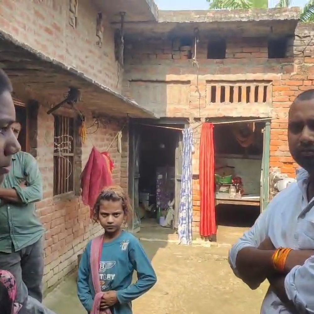 गोंडा में महिला को बंधक बनाकर लूटा:रात 1:30 बजे घर में घुसे 2 बदमाश, रस्सी से बांधकर जेवर और नकदी ले गए
