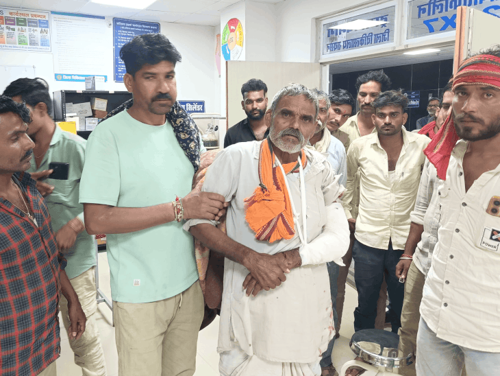 रायसेन में चलती बाइक पर जंगली जानवर का हमला:परिजन-ग्रामीण टाइगर बता रहे; वन विभाग सर्चिंग में जुटा
