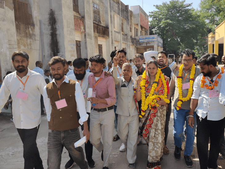 रायसेन जिला पंचायत वार्ड-3 उपचुनाव में पूजा चौकसे की जीत:6 राउंड की मतगणना में 4900 वोटों से जीतीं; बोलीं- यह सत्य की विजय