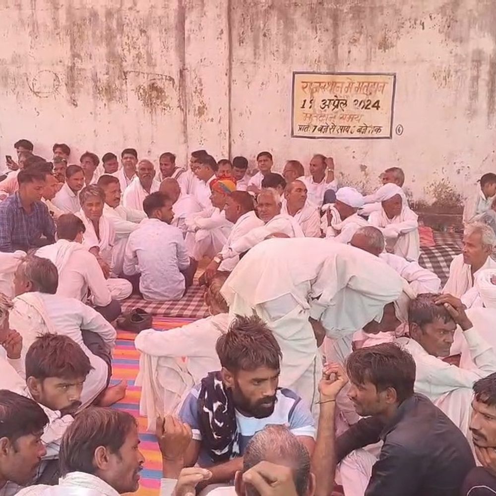 रूपलाल बैरवा हत्याकांड में तीसरे दिन धरना खत्म:मांगों पर बनी सहमति, 20 दिन में चालान, होमगार्ड और नौकरी का आश्वासन