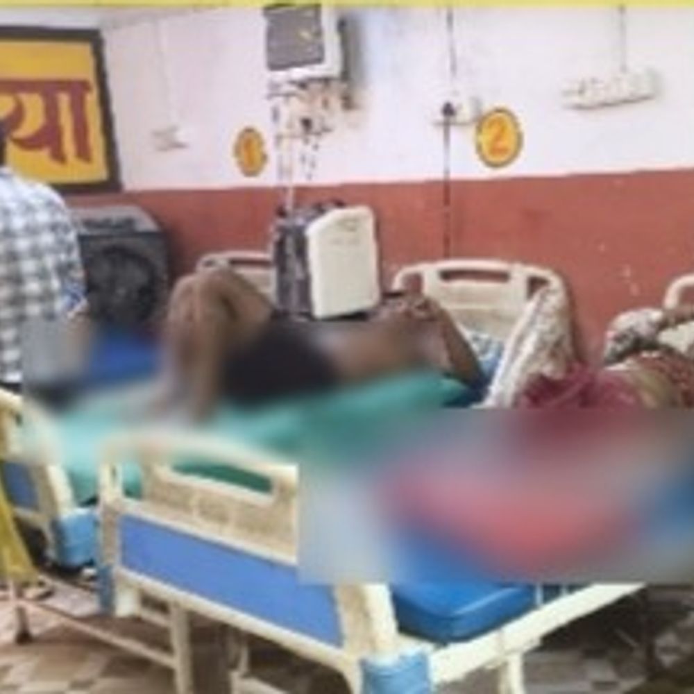 मां को बचाने आग में कूदा बेटा, दोनों झुलसे:हरदोई में खाना बनाते समय गैस पाइप में लगी आग, मेडिकल कॉलेज रेफर