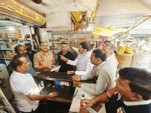 नयागंज में ड्राई फ्रूट दुकान से 2.35 लाख की चोरी:दीवार में सेंध लगाकर दुकान में घुसे चोर, 6 माह पहले भी हुई थी चोरी