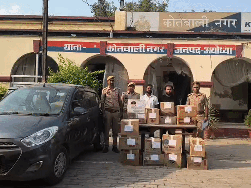 हरियाणा से बिहार जा रही अवैध शराब अवैध शराब पकड़ी:कार से 140.49 लीटर रॉयल ग्रीन शराब बरामद, 2 गिरफतार, तीसरे की तलाश