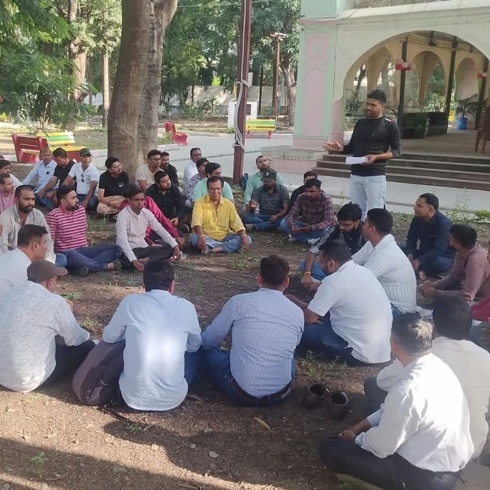 स्वामित्व योजना में रजिस्ट्री कार्य का बहिष्कार:नोटिस देने के विरोध में पटवारी करेंगे चरणबद्ध आंदोलन; निष्पादक की भूमिका देने पर आपत्ति
