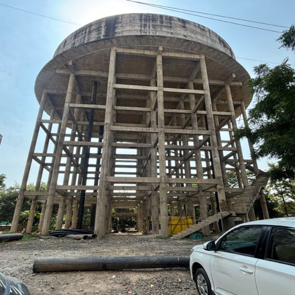 एक लाख लोग प्रभावित:15 करोड़ खर्च... 8 साल बाद भी आजाद नगर, नौलखा व गोंदवले धाम की टंकी अधूरी