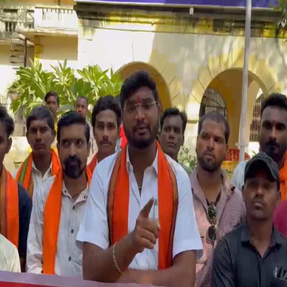 बजरंग दल बोला-लातों के भूत बातों से कैसे मानेंगे:गरबा को इवेंट बनाया तो करेंगे विरोध, गैर-हिंदुओं की एंट्री पर रोक समेत 14 मांगें