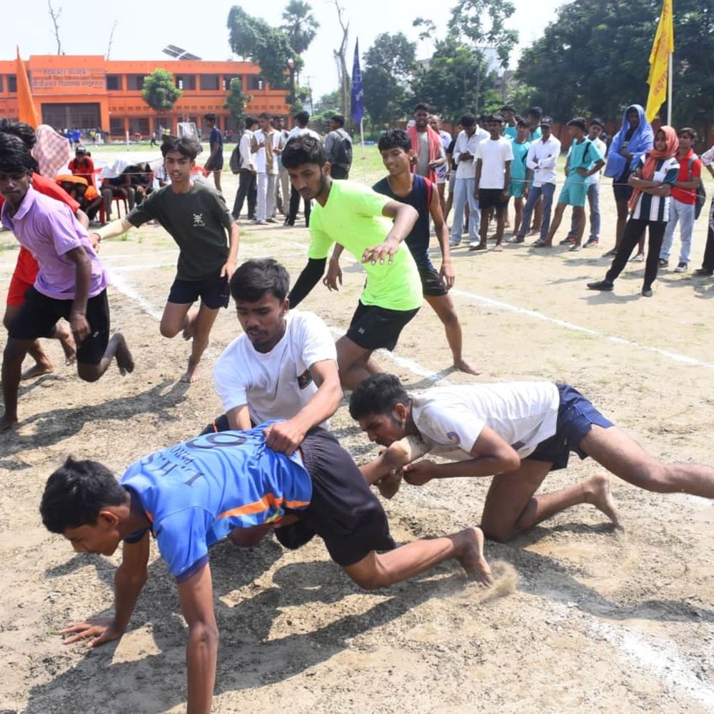 खेल प्रतियोगिता में खिलाड़ियों ने हैंडबॉल, कबड्डी,एथलेटिक्स व योग में दिखाया दम