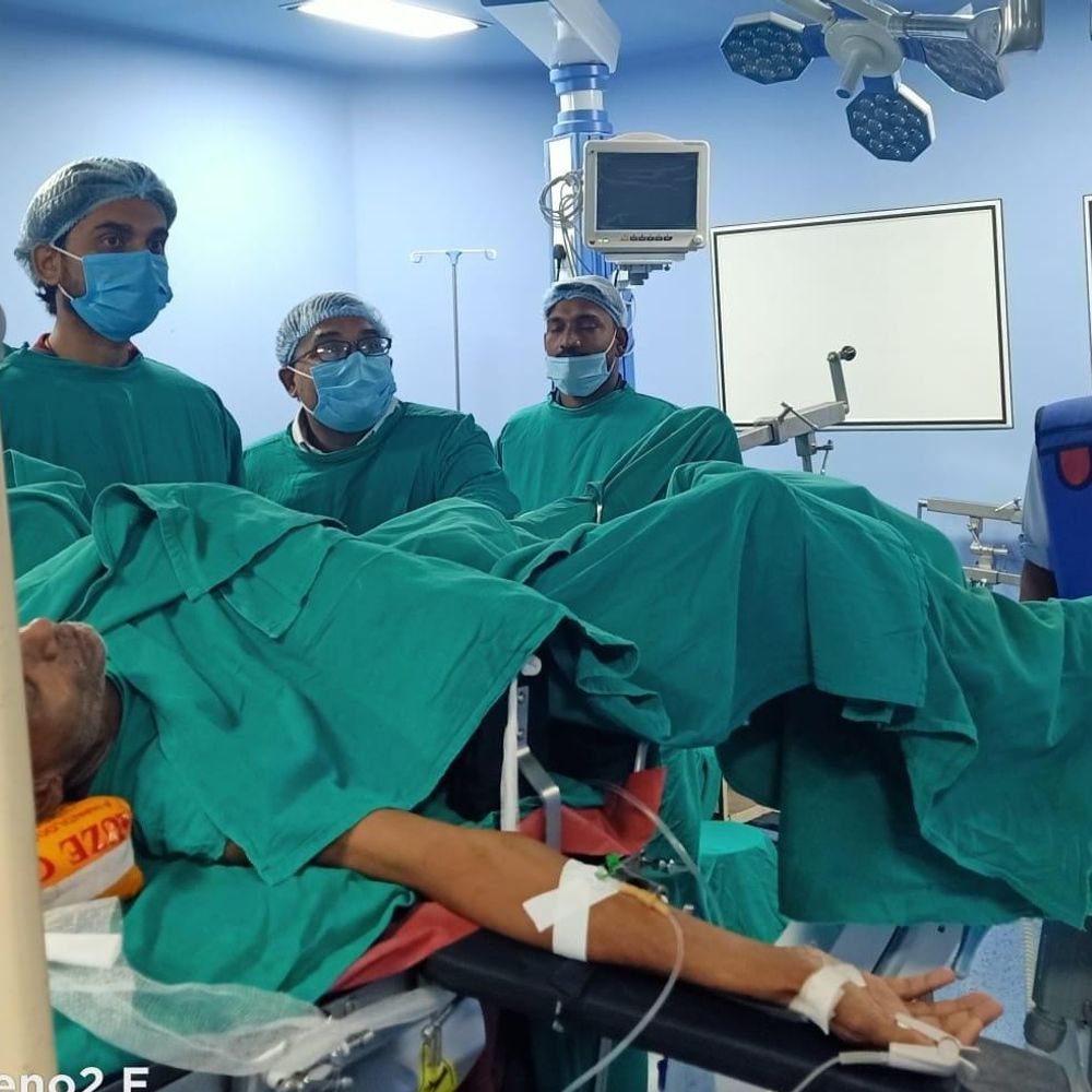 सदर अस्पताल में मरीज के कूल्हे के फ्रैक्चर की हुई सफल सर्जरी