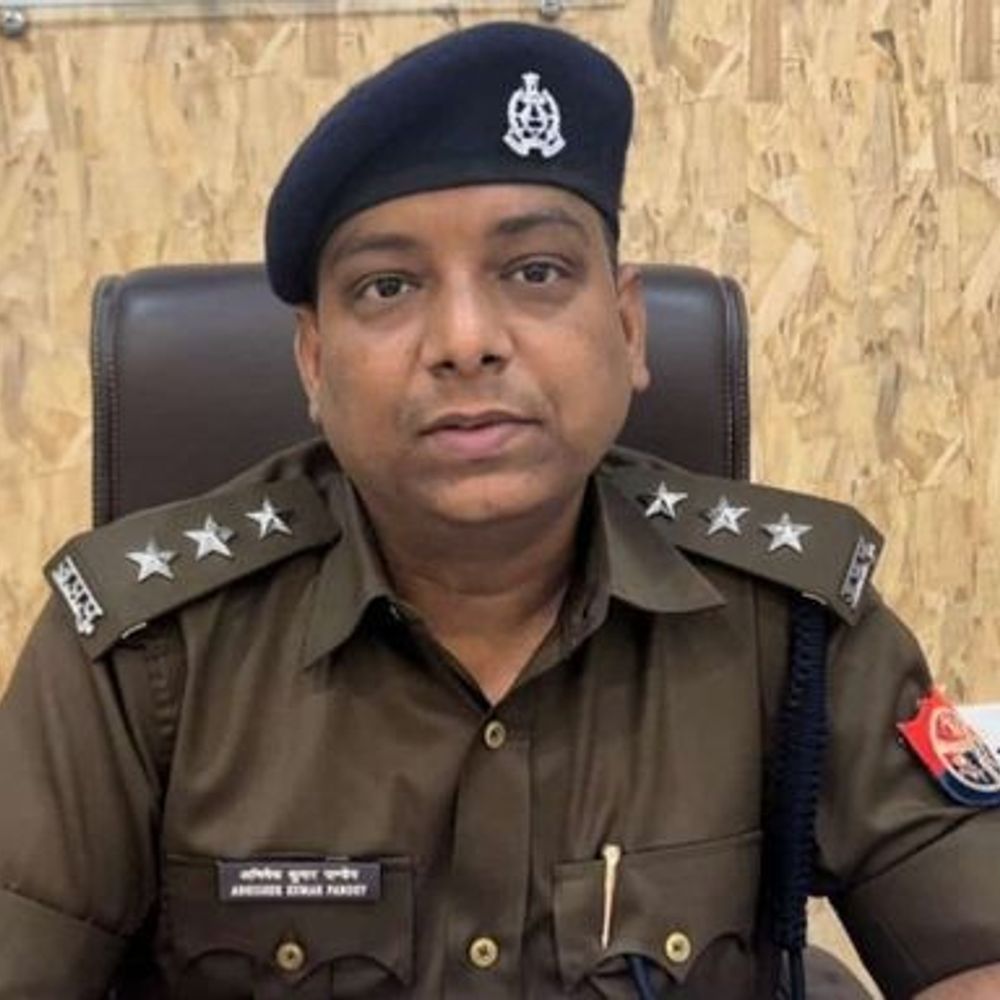 लखनऊ में 5 ACP के तबादले:अभिषेक पांडेय कैसरबाग और लक्ष्मण वर्मा कृष्णानगर के नए एसीपी बने; देखें पूरी लिस्ट