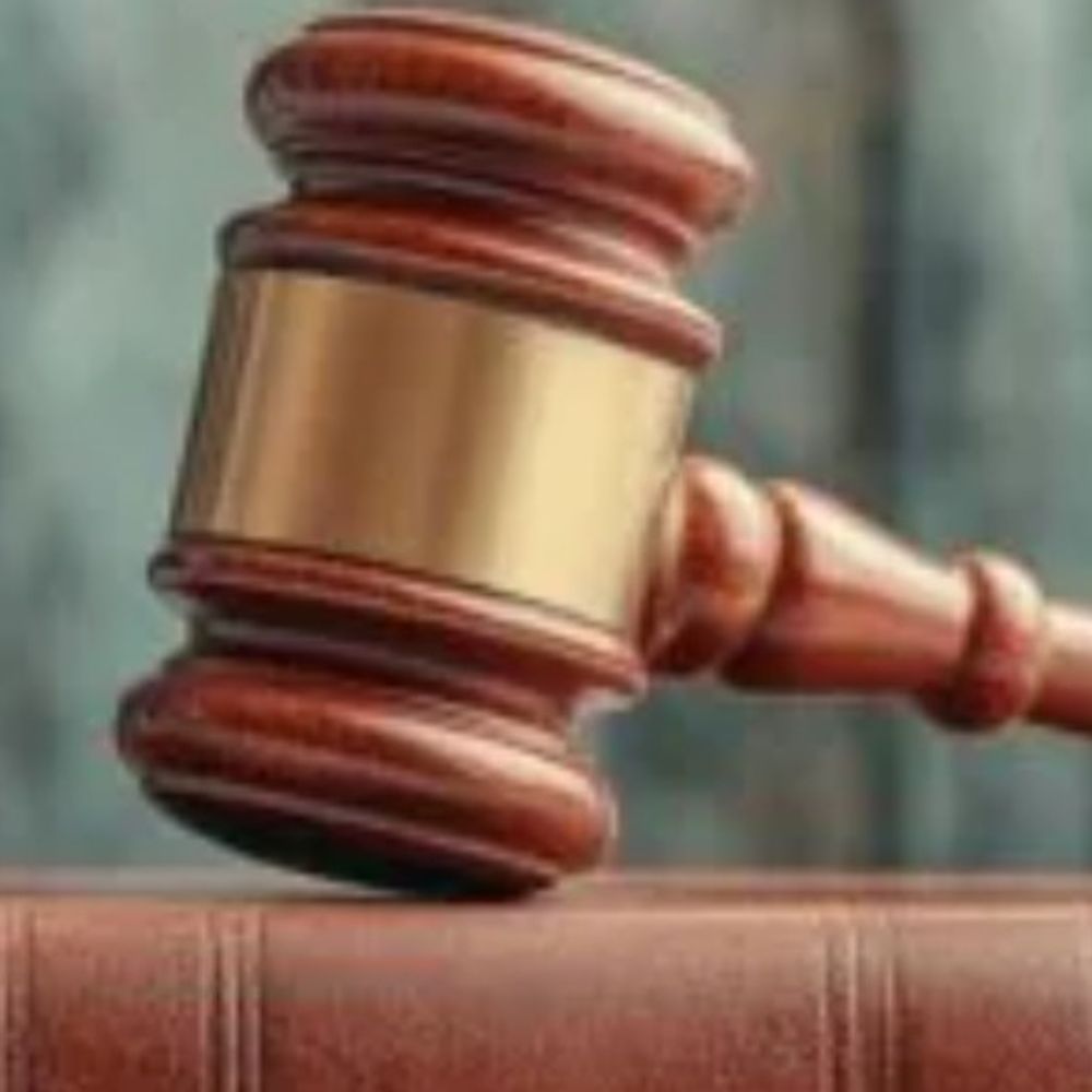 अश्लील फोटो से ब्लैकमेल कर किया दुराचार:महिला ने की आत्महत्या की कोशिश, आरोपी को हुई 10 साल की सजा