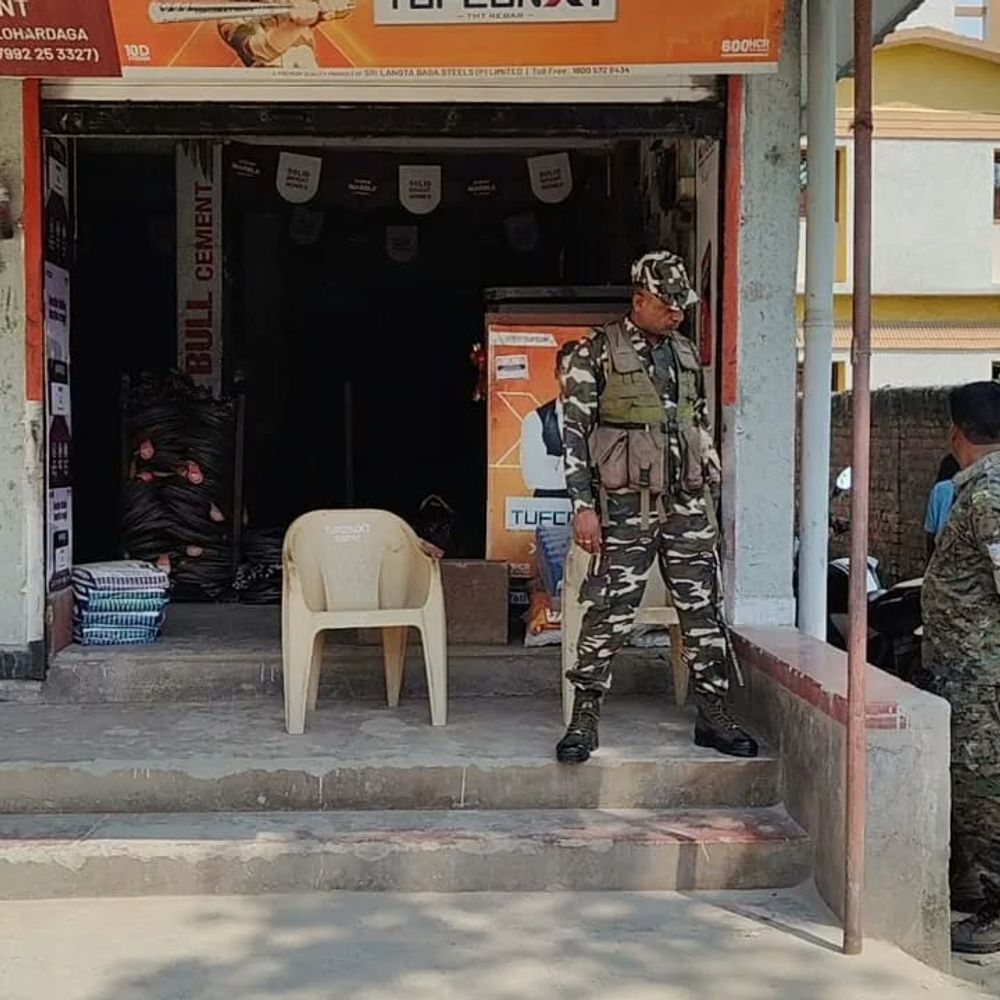 सीमेंट कारोबारी की दुकान पर चली गोली लेवी की धमकी के बाद लोगों में दहशत