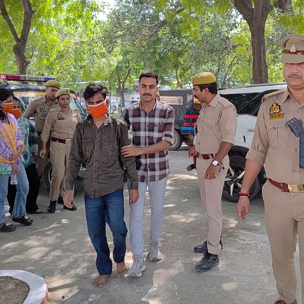 15 लाख नकद के साथ साइबर सिंडिकेट पकड़ा:15 लाख नकद और डिजिटल डेटा मिला, 3 गिरफ्तार, सरगना फरार