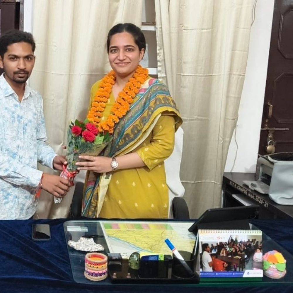 जिला युवा अधिकारी से मुलाकात:शिवम वर्मा ने युवाओं के कौशल विकास और सहभागिता पर की चर्चा