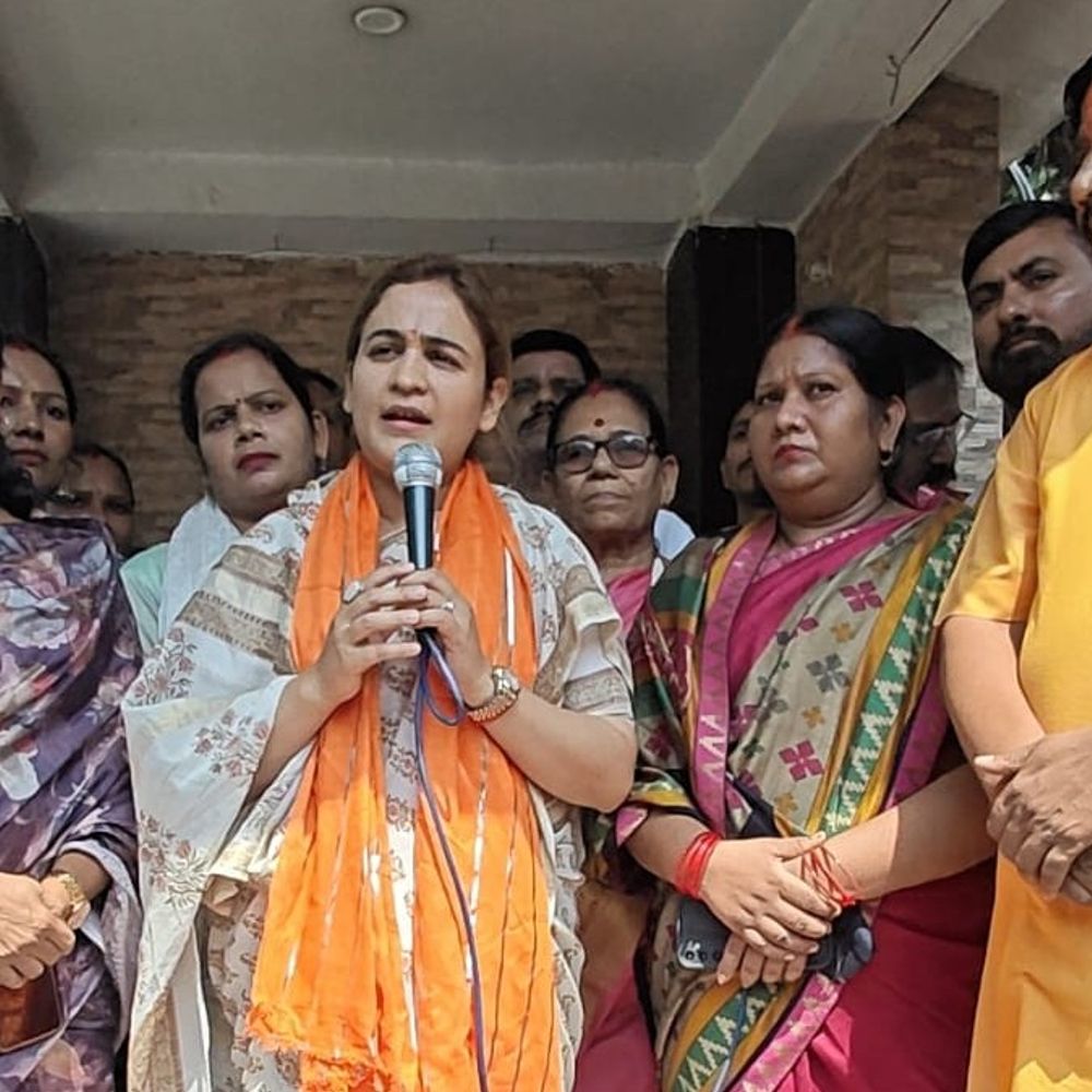गांधी जयंती पर लखनऊ में विशेष सफाई अभियान:सेवा संकल्प अभियान में महिला आयोग की उपाध्यक्ष अपर्णा यादव हुईं शामिल