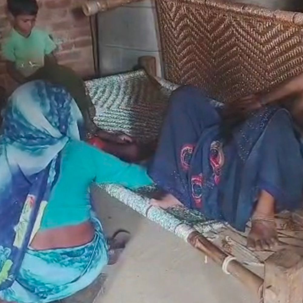 संभल कुढ़फतेहगढ़ में चोरों ने 4 घरों को निशाना बनाया:एक घर से लाखों के जेवर और 10 हजार नकद चोरी, ग्रामीणों में डर