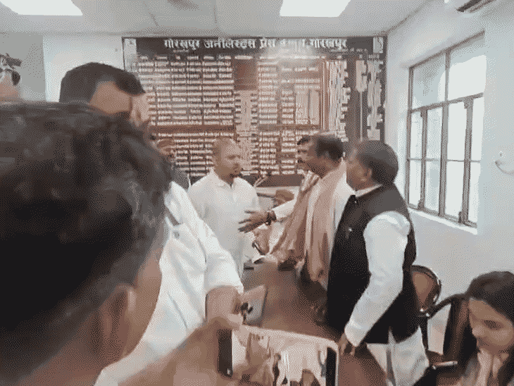 गोरखपुर थप्पड़ कांड में दूसरी FIR:प्रेस क्लब अध्यक्ष ने 12 सपा नेताओं पर मुकदमा कराया, असलहा लहराने का आरोप