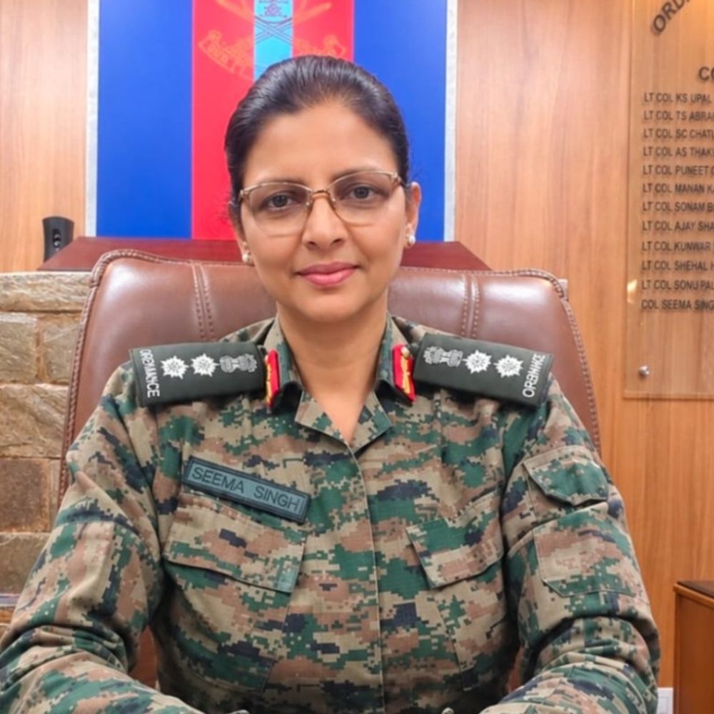 भारतीय सेना से रिटायर हुईं कर्नल सीमा सिंह:स्थायी कमीशन की कानूनी लड़ाई लड़ी, ऑपरेशन सिंदूर में पठानकोट में सेवा दी