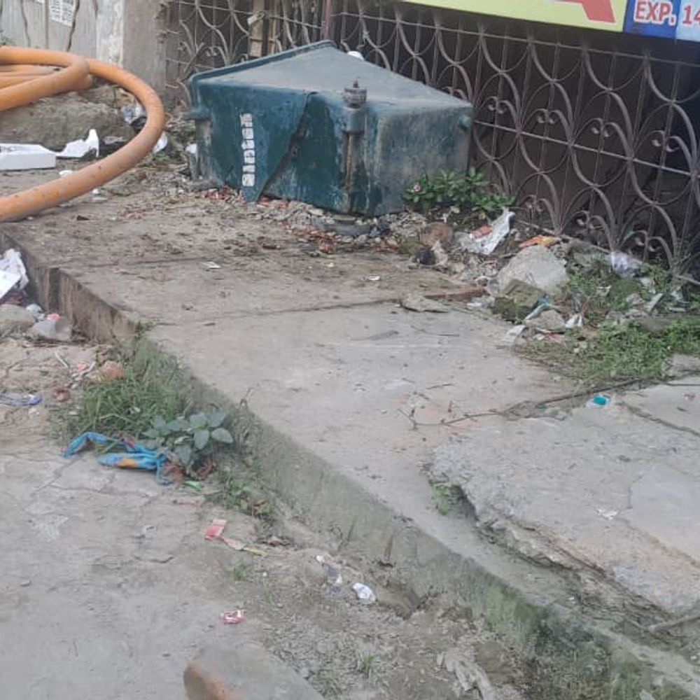 शहर में डस्टबिन की किल्लत, लेकिन नए डिब्बों का वितरण ठप; भौतिक सत्यापन नहीं