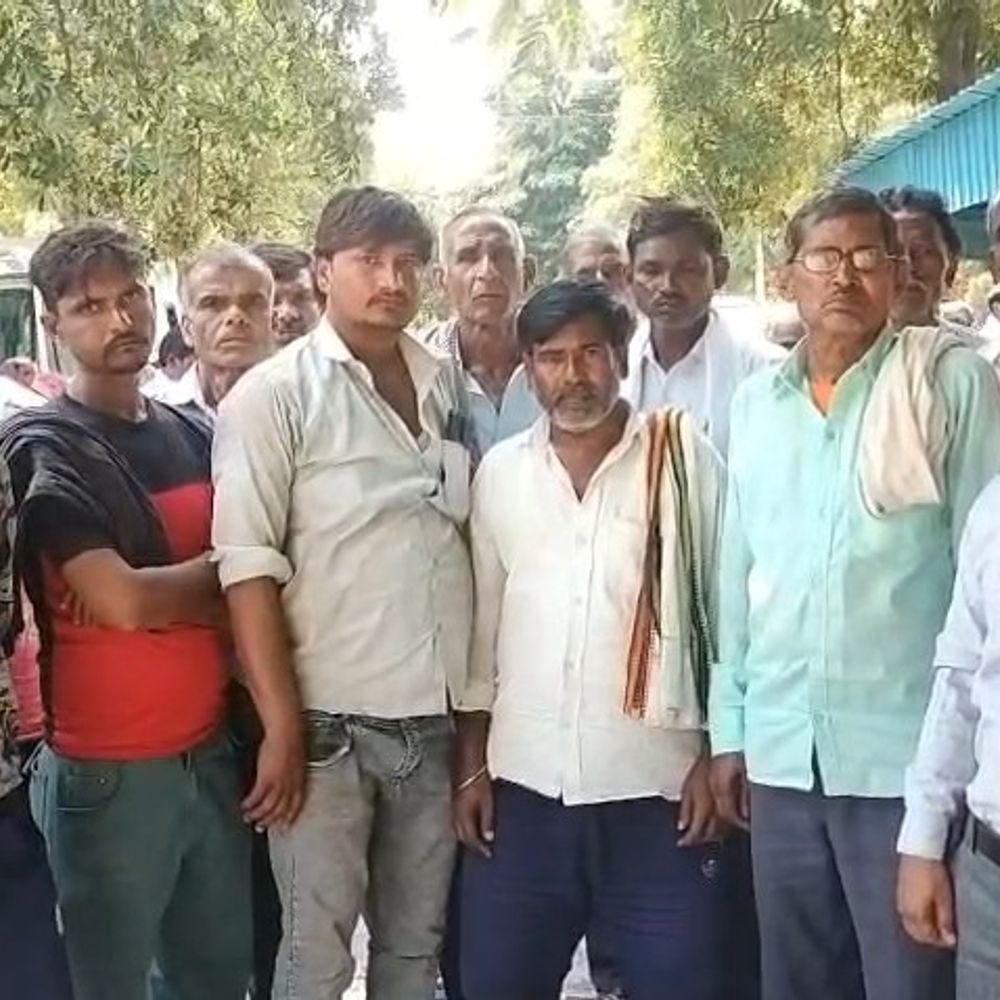 मैनपुरी में नलकूप विभाग कर्मचारी की मौत:घर के पास पेड़ से लटका मिला शव, शराब पीने का था आदी