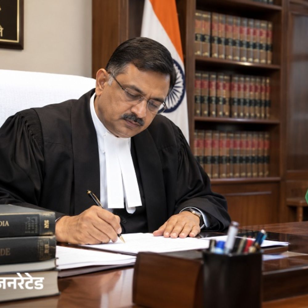42 पूर्व जजों ने लेटर लिखकर SIR का बचाव किया:चुनाव आयोग पर आरोपों के बीच ‘वोट चोरी’ के दावों पर सबूत मांगे