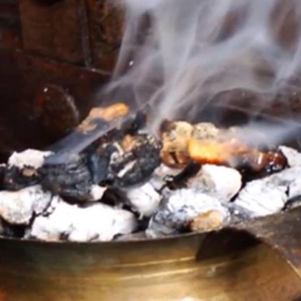 पितृ पक्ष का अंतिम दिन आज:30 साल बाद वक्री शनि और सूर्य-चंद्र के योग में शनिश्चरी अमावस्या, पितरों के लिए धूप-ध्यान और शनि के लिए करें तेल का दान