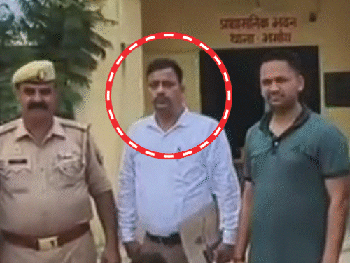 STF के दरोगा ने रिश्वत में गाय-भैंस, कुत्ता मांगा:प्रयागराज में बोला- कुर्सी-मेज के लिए भी 35 हजार दे दो; मुकदमे से नाम निकाल दूंगा