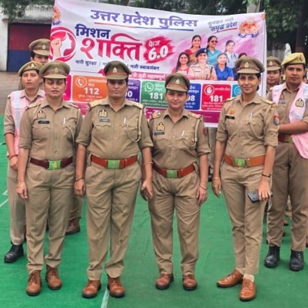 मथुरा में मिशन शक्ति के तहत 'शक्ति मार्च':पुलिस लाइन से निकली रैली, महिलाओं को दिए सुरक्षा और अधिकारों के प्रति संदेश