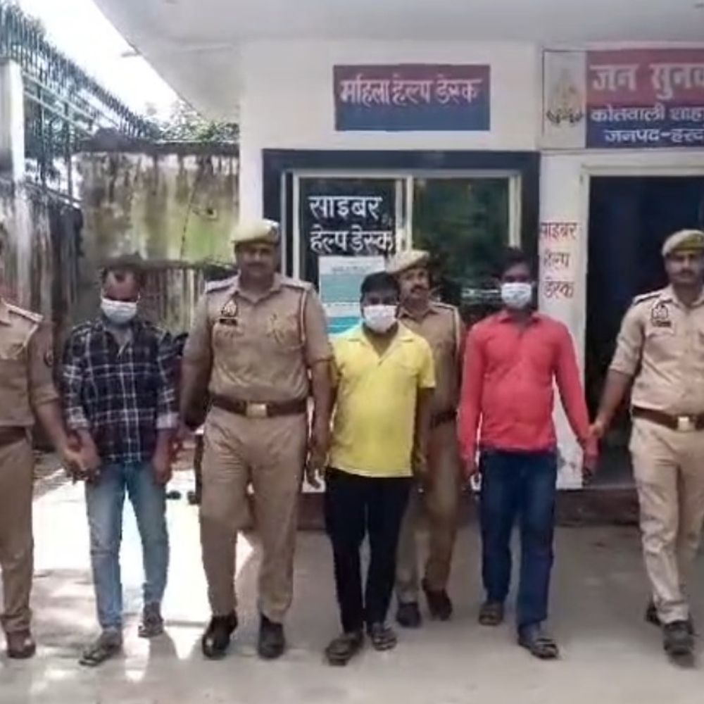 शाहाबाद पुलिस ने 3 वाहन चोरों को किया गिरफ्तार:चोरी की 4 मोटरसाइकिलें और पार्ट्स बरामद, हरदोई-शाहजहांपुर में दर्ज हैं कई मुकदमे