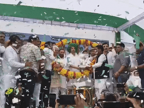 आगरा पहुंचे RLD चीफ जयंत चौधरी:स्वाभिमान सभा को संबोधित करेंगे, प्रदेश अध्यक्ष ने कहा-हमारे नेता के कंधे मजबूत कीजिए