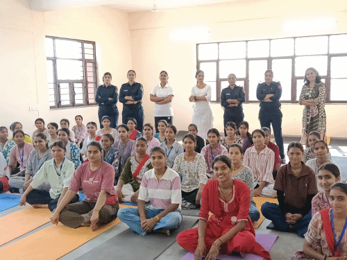 खैरथल में छात्राओं ने सीखे आत्मरक्षा के गुर:रानी लक्ष्मीबाई प्रशिक्षण शिविर, तीसरे दिन 65 छात्राओं ने लिया हिस्सा
